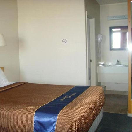 Skyview Swift Current Hotel Kültér fotó