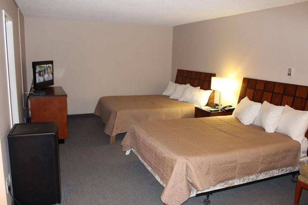 Skyview Swift Current Hotel Kültér fotó