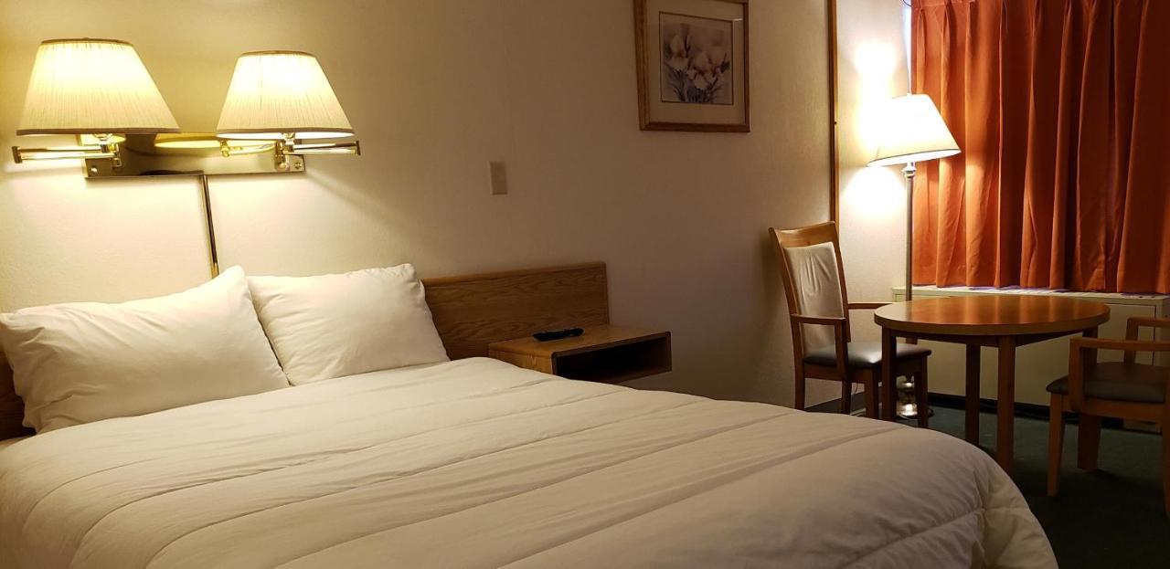 Skyview Swift Current Hotel Kültér fotó