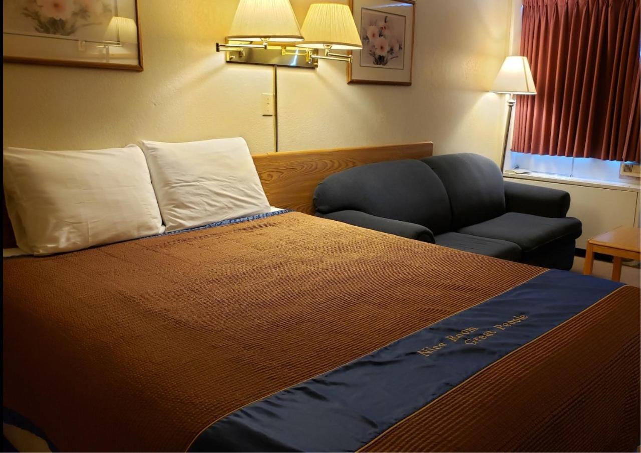 Skyview Swift Current Hotel Kültér fotó